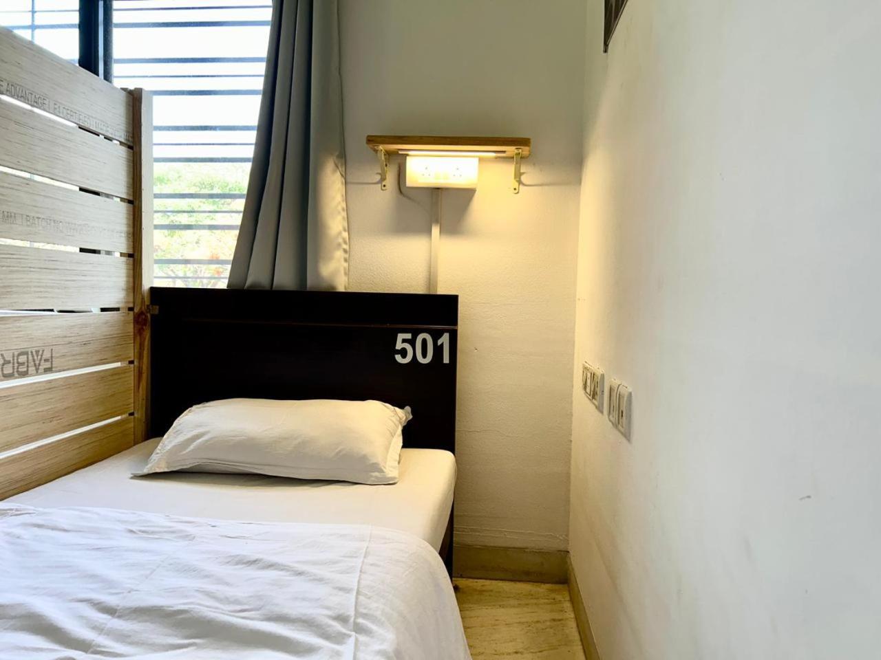 Hostel Lifespace- Twin Bungalow With Pods, Bunks, Private Rooms, Cowork & Cafe Pune Exterior foto